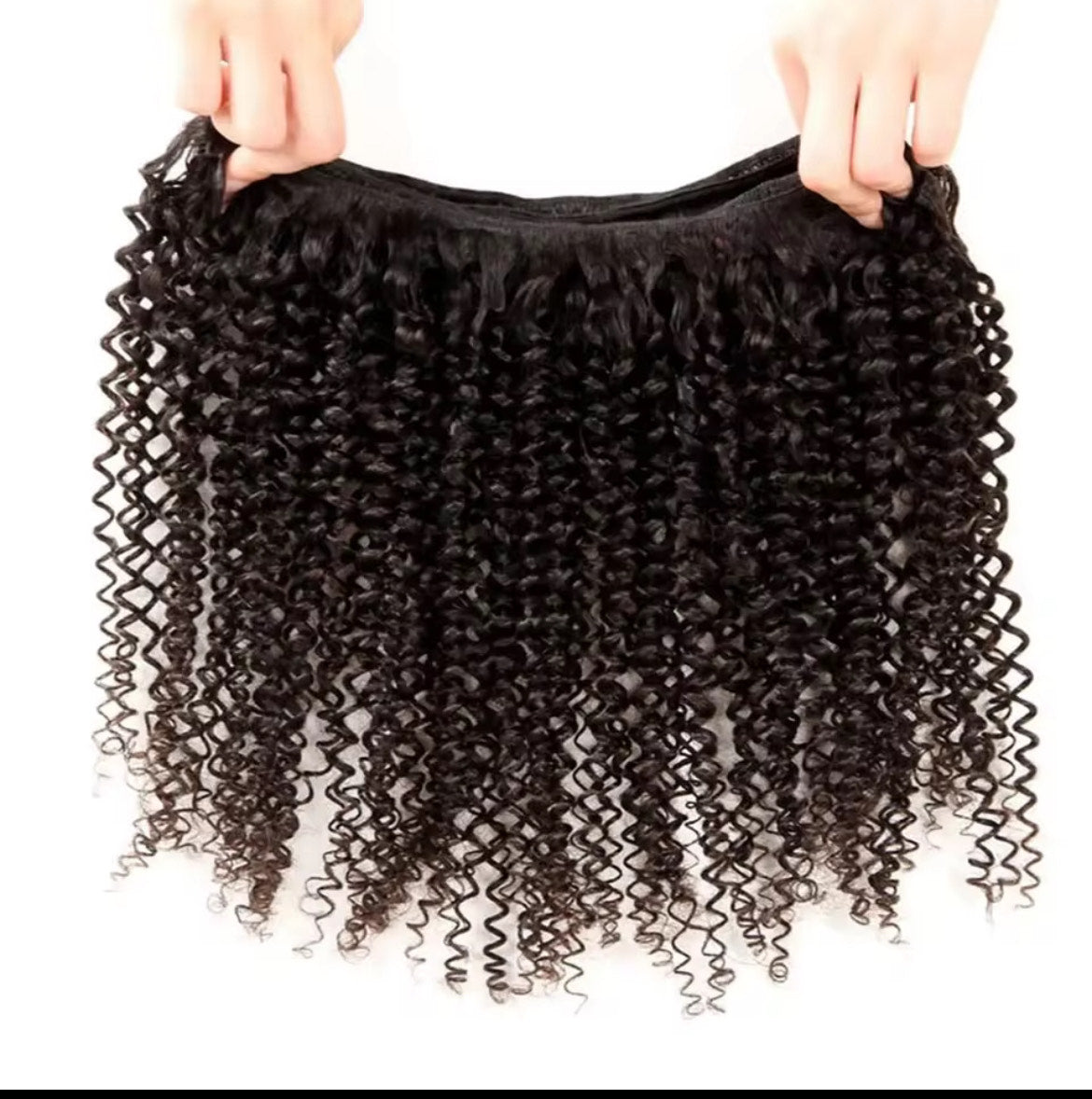 Tissage en lot brésilien crépu et bouclé, cheveux humains Remy, couleur naturelle, lots de 1, 3 ou 4 disponibles.